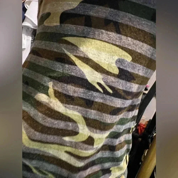 Perfect Condition Vintage Y2K One Shoulder Striped Camo Camouflage Top - Picture 5 of 11